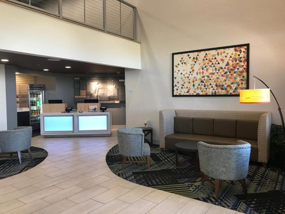 Holiday Inn Express - Canton By Ihg Exteriör bild