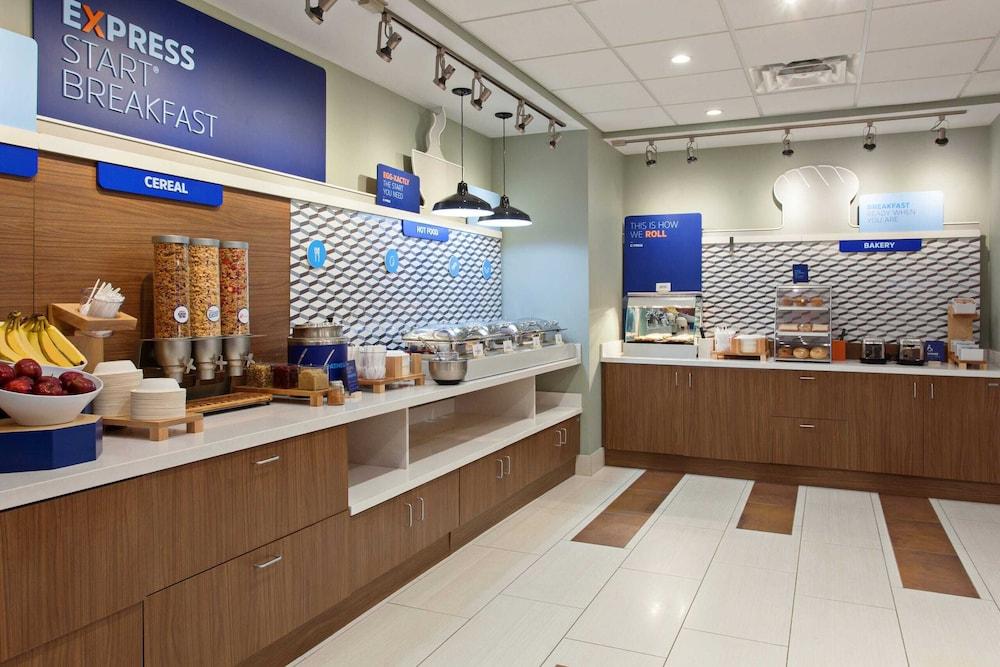 Holiday Inn Express - Canton By Ihg Exteriör bild